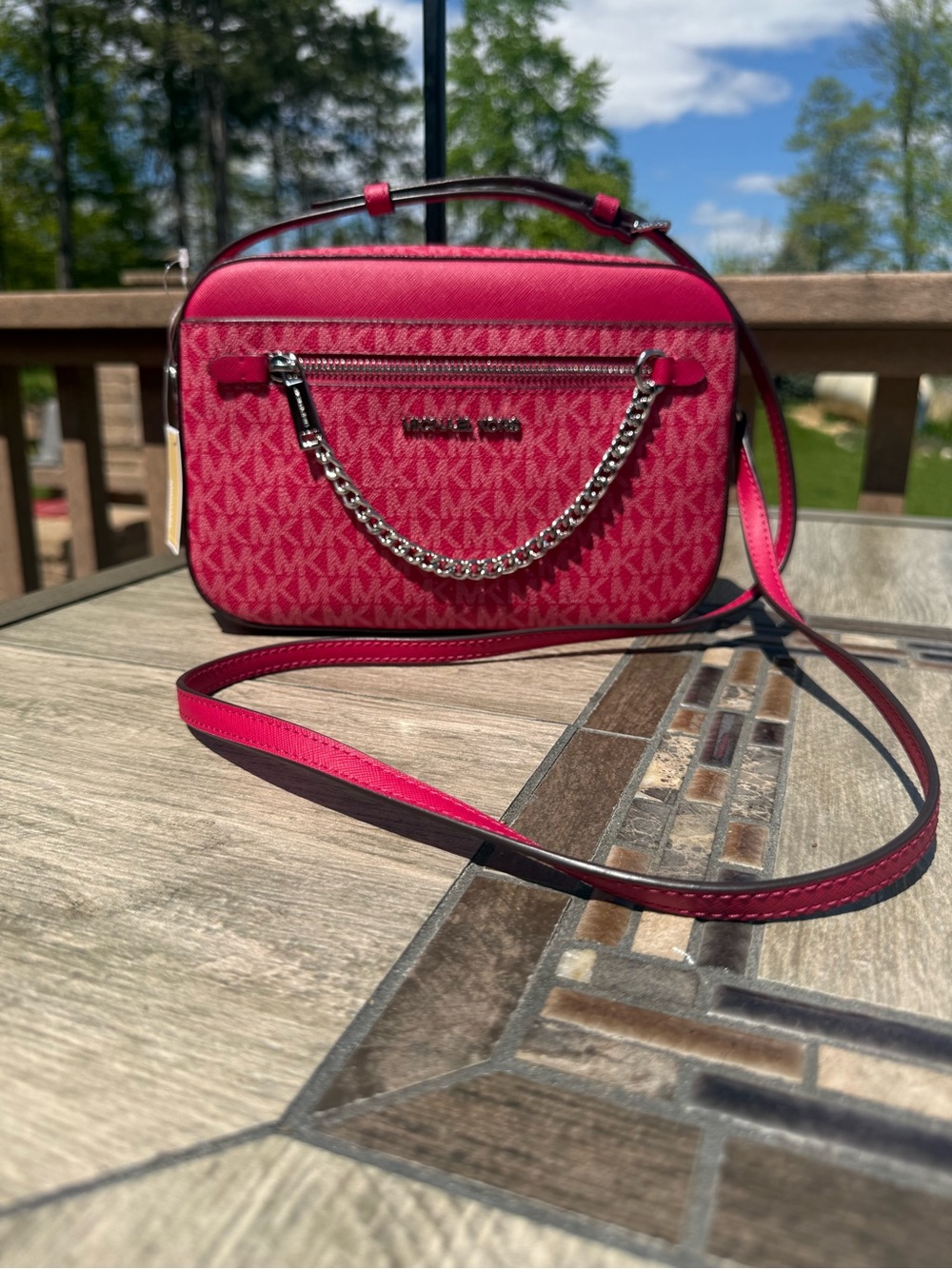 NWT Michael Kors Jet Set Large East West Chain
Crossbody Bag Dragonfruit - Picture 3 of 8